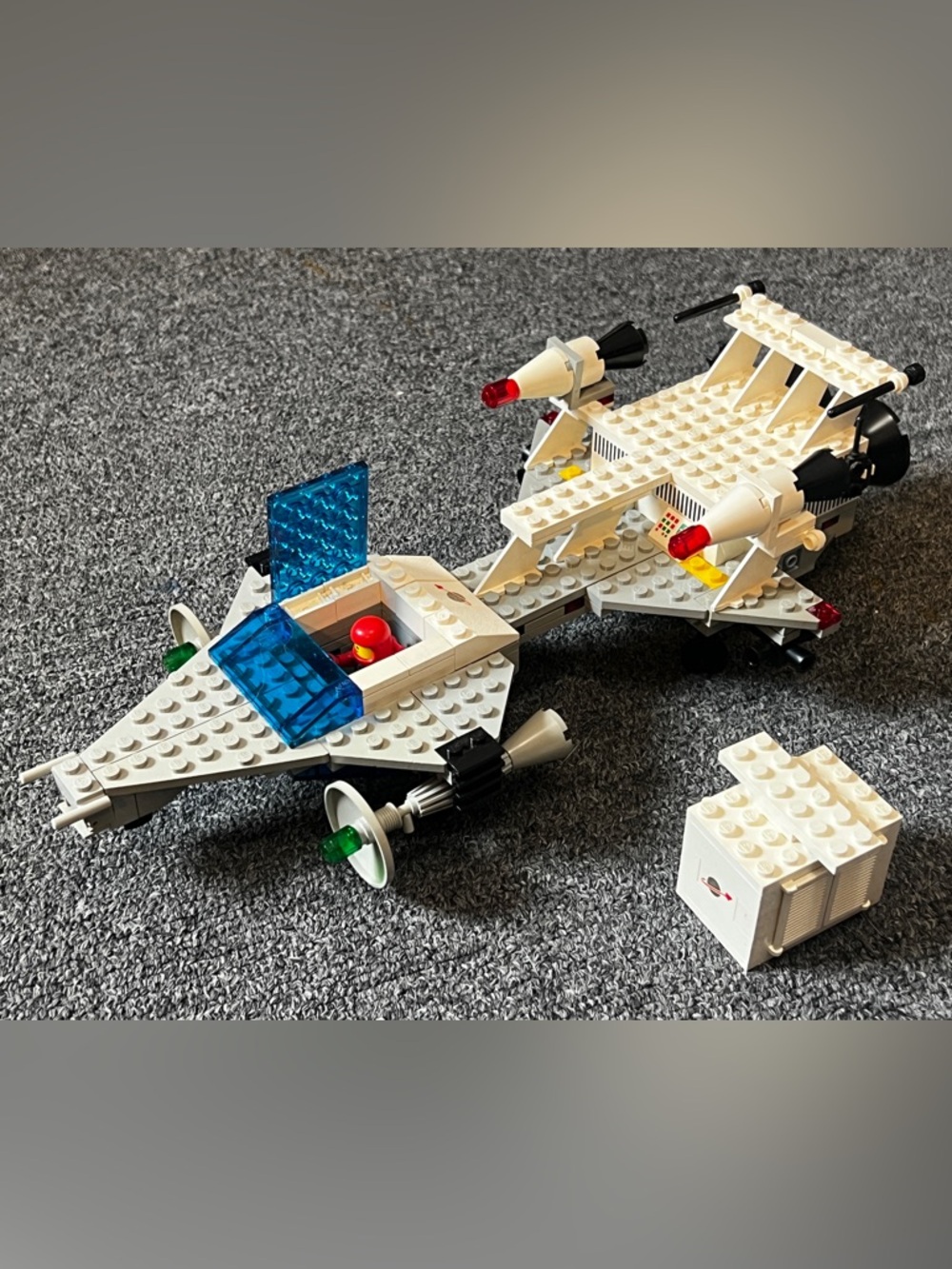 LEGO Vintage Space: Starfleet Voyager (6929)